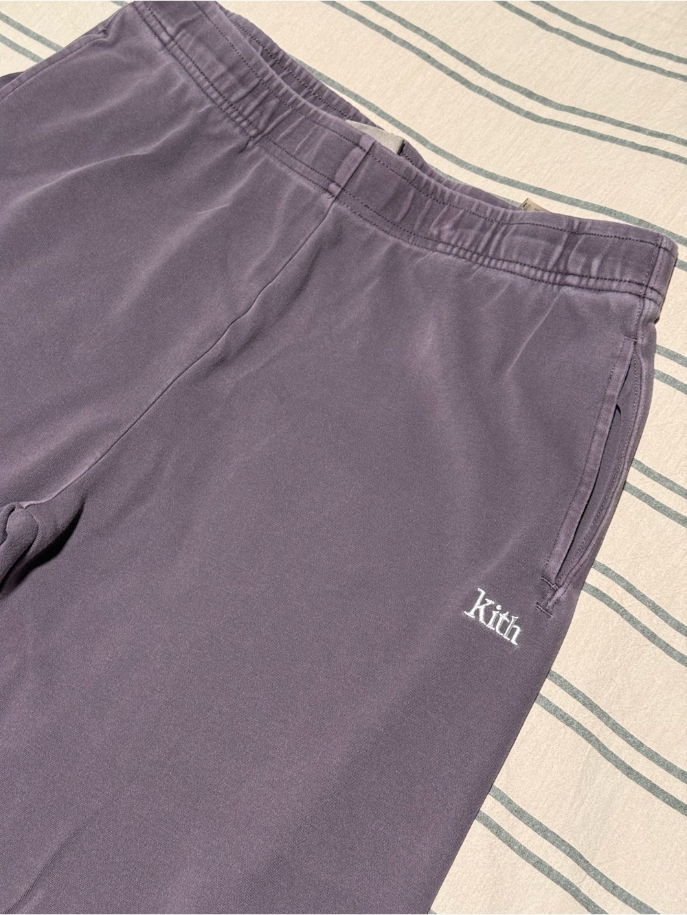Kith Women's Cropped Hoodie in Dusty Lavender - Picture 3 of 8